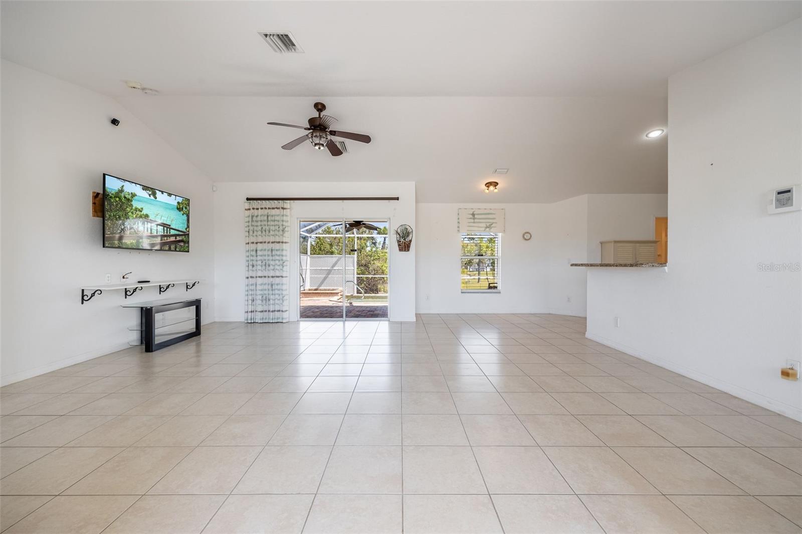 Image 4 of 49 For 7014 Baylor Street