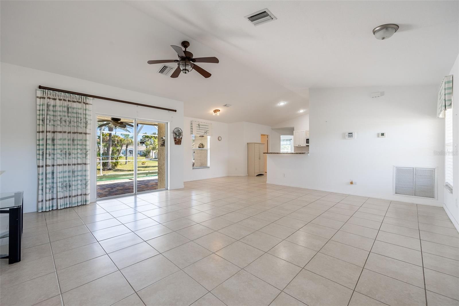 Image 5 of 49 For 7014 Baylor Street