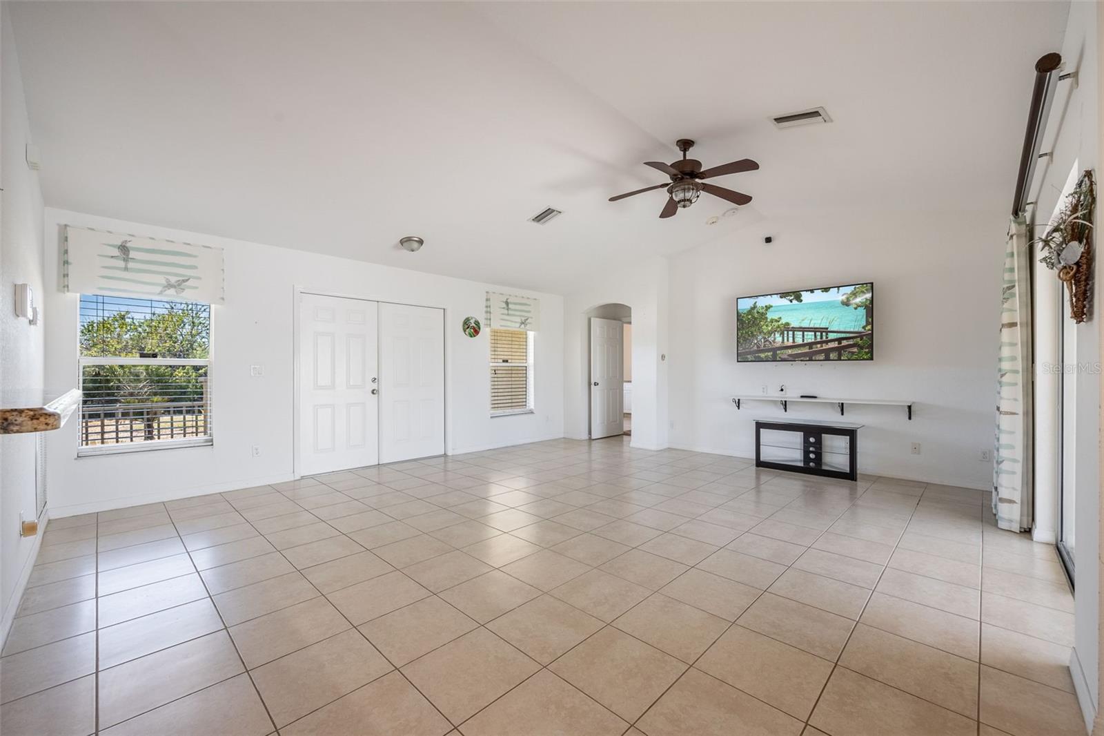 Image 9 of 49 For 7014 Baylor Street