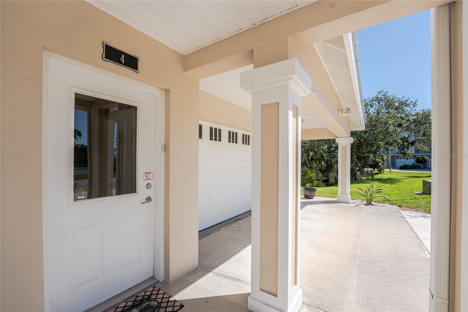 Image 4 of 93 For 10300 Tarpon Landings Terrace 4