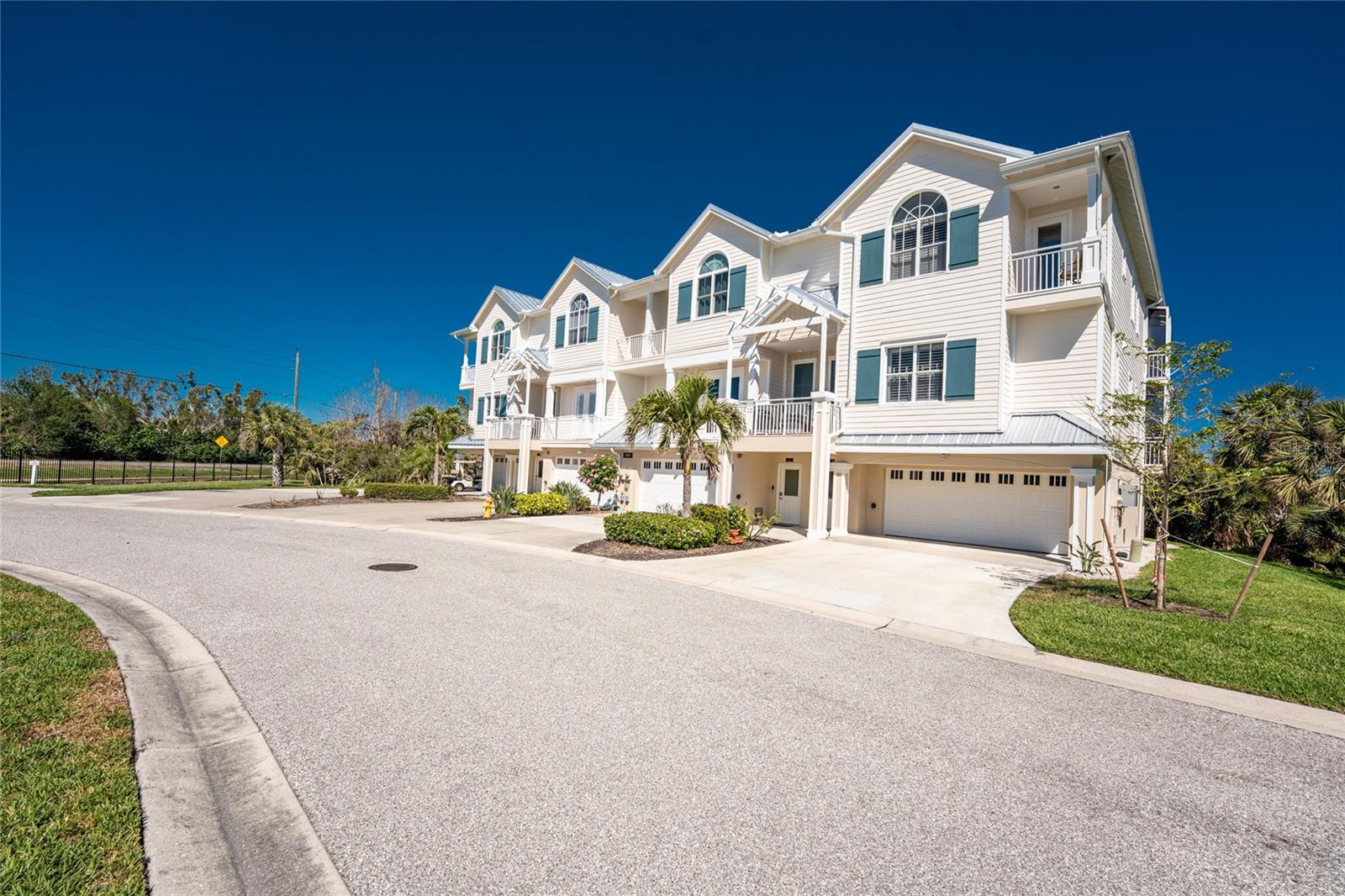 Image 57 of 93 For 10300 Tarpon Landings Terrace 4