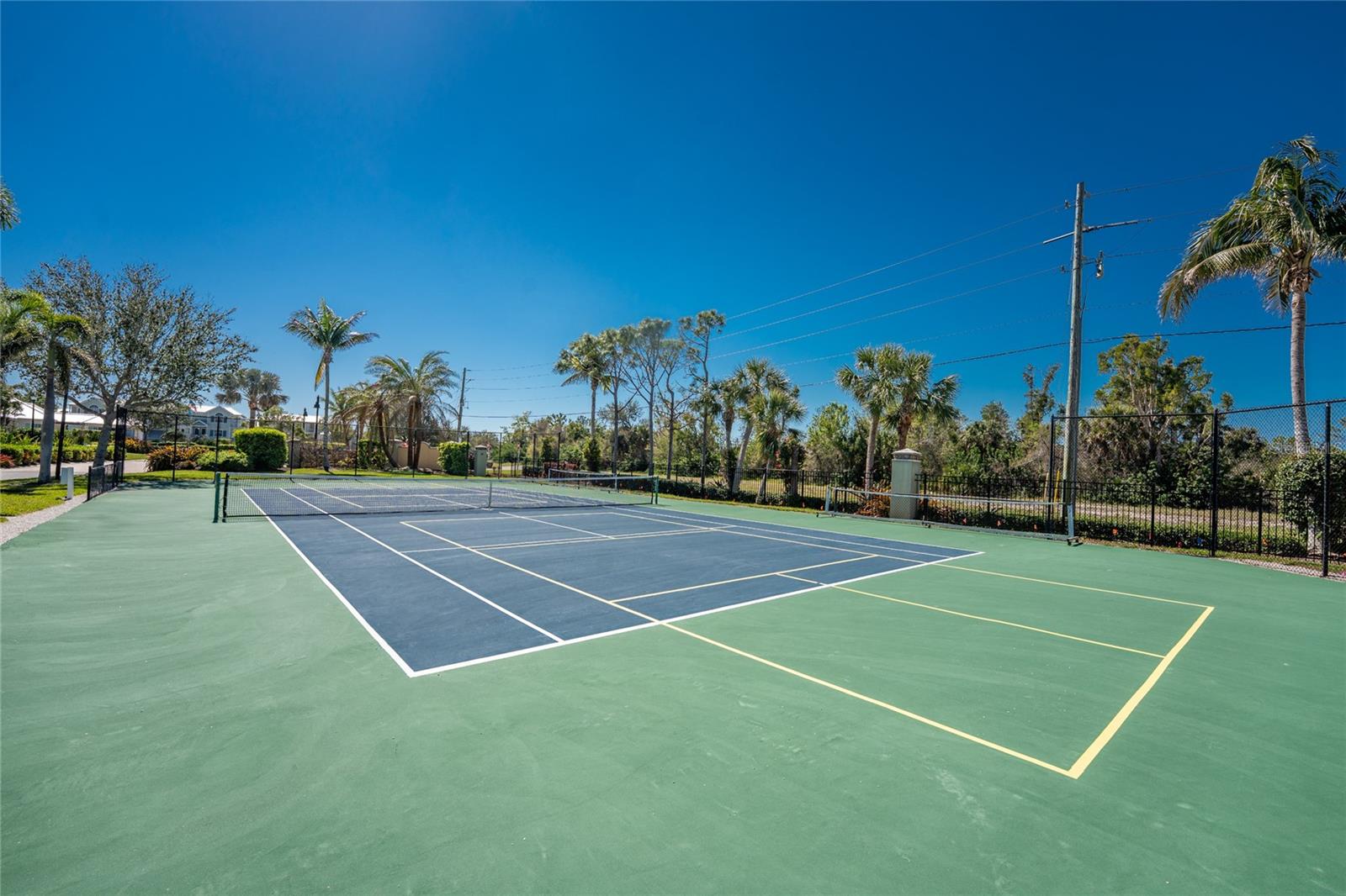 Image 83 of 93 For 10300 Tarpon Landings Terrace 4