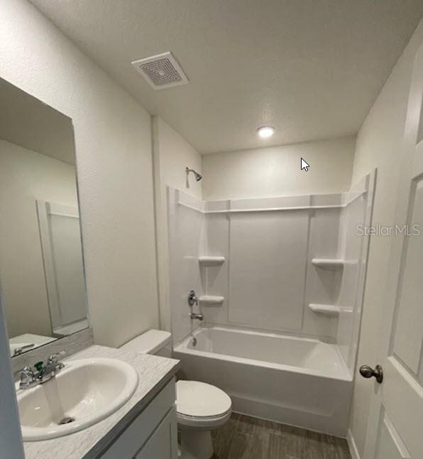 Image 5 of 15 For 7 Richelieu Lane