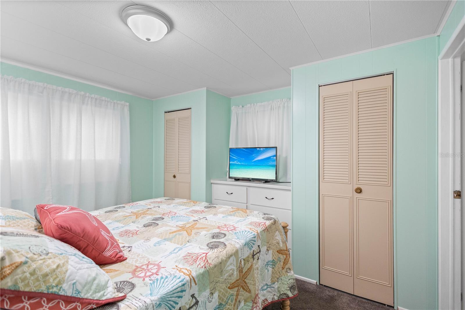 Image 14 of 26 For 24437 Harborview Road 55