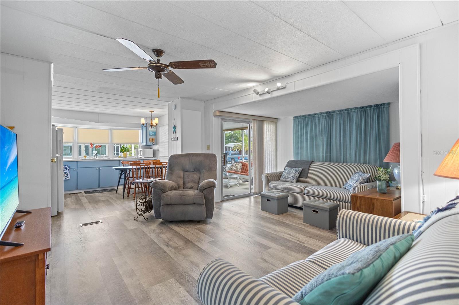 Image 5 of 26 For 24437 Harborview Road 55
