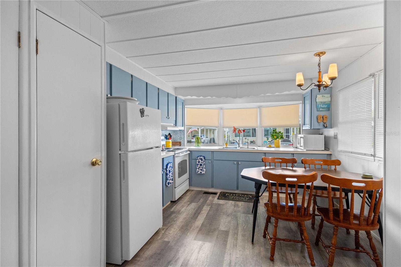 Image 7 of 26 For 24437 Harborview Road 55