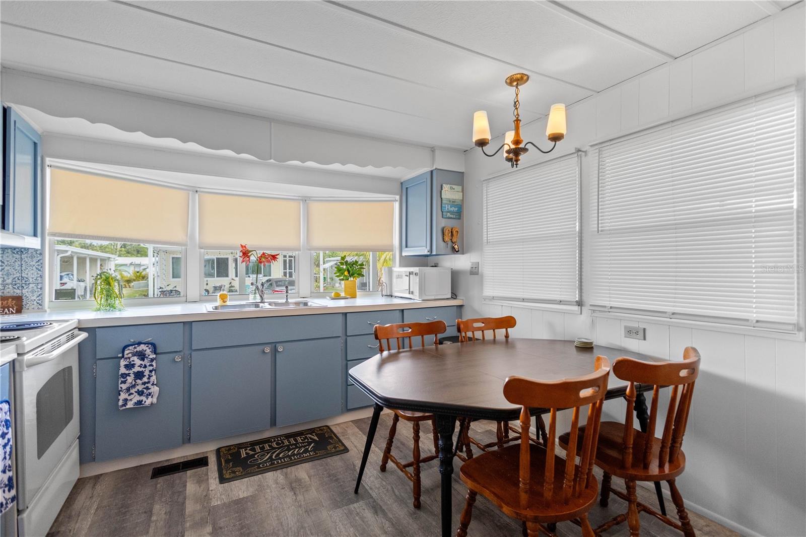 Image 8 of 26 For 24437 Harborview Road 55