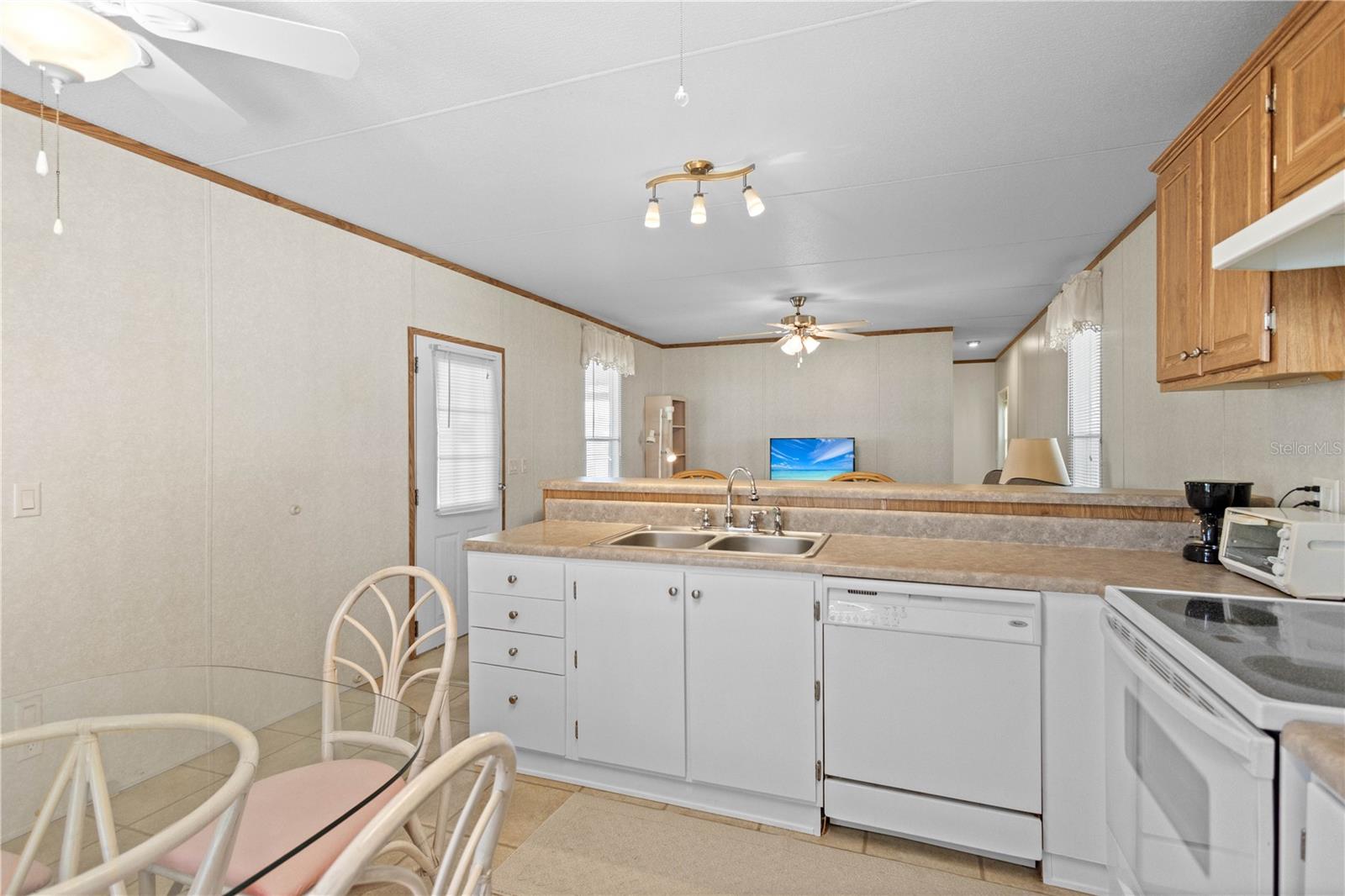 Image 13 of 26 For 24437 Harborview Road 57