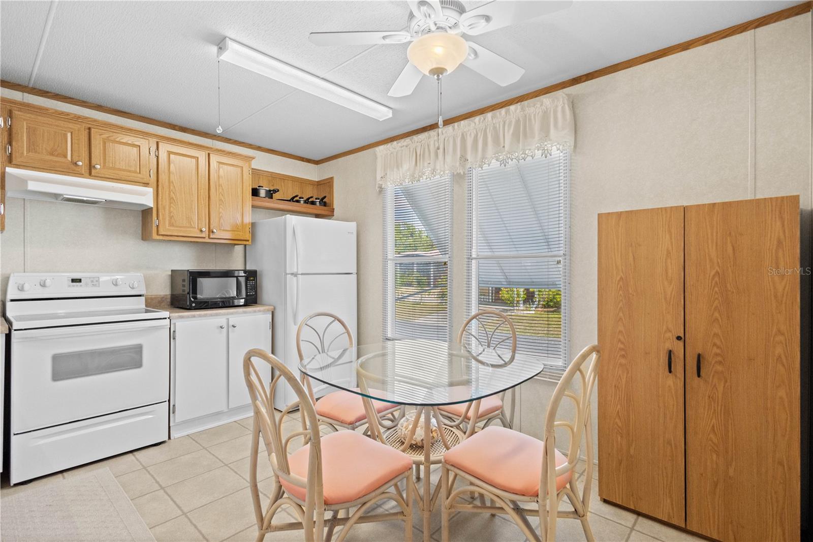 Image 4 of 26 For 24437 Harborview Road 57