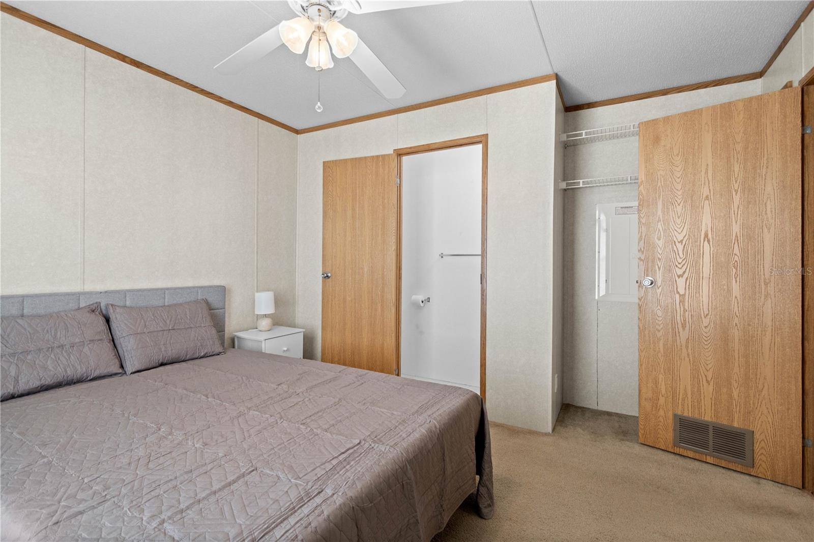 Image 6 of 26 For 24437 Harborview Road 57