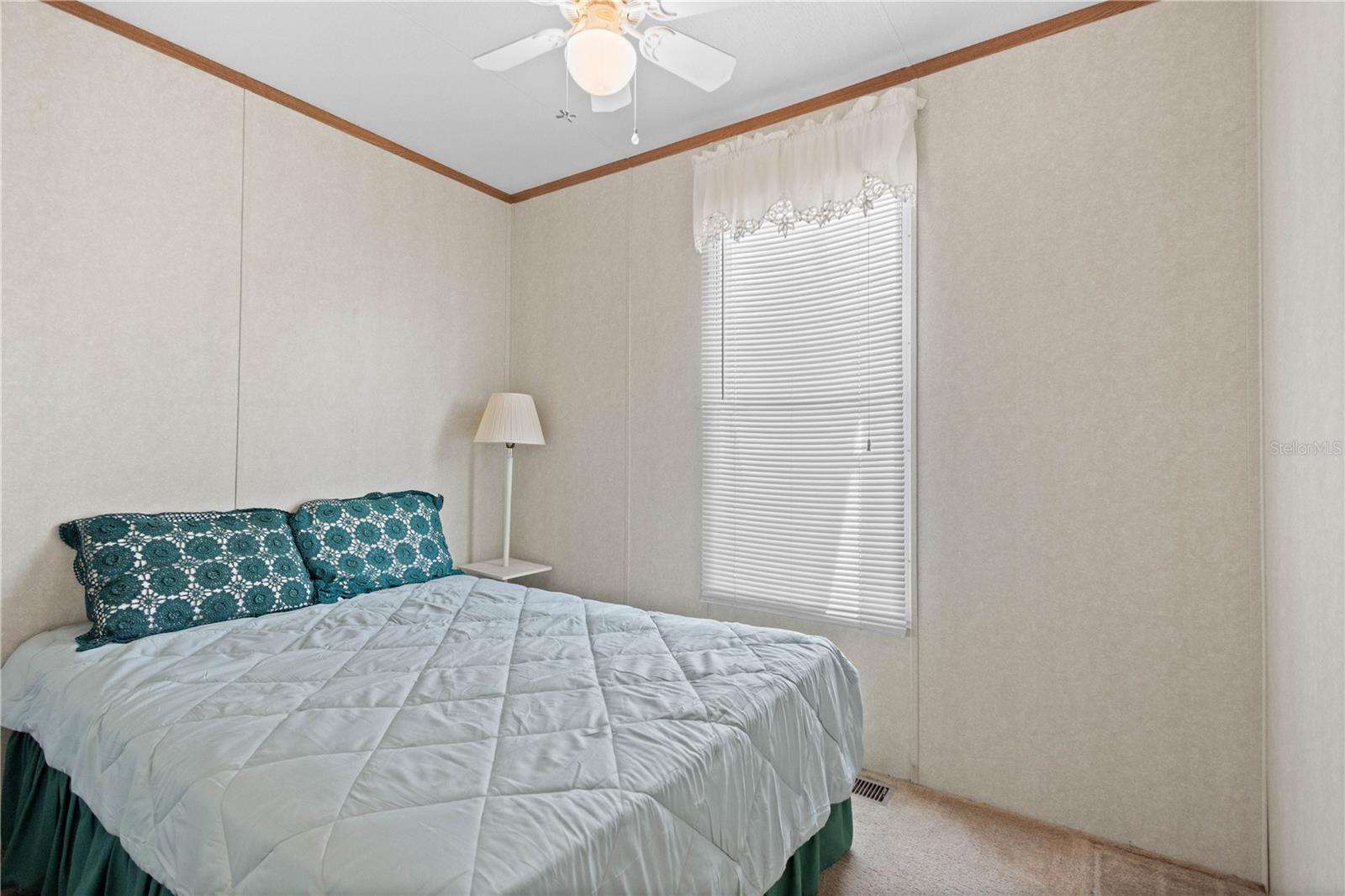 Image 8 of 26 For 24437 Harborview Road 57