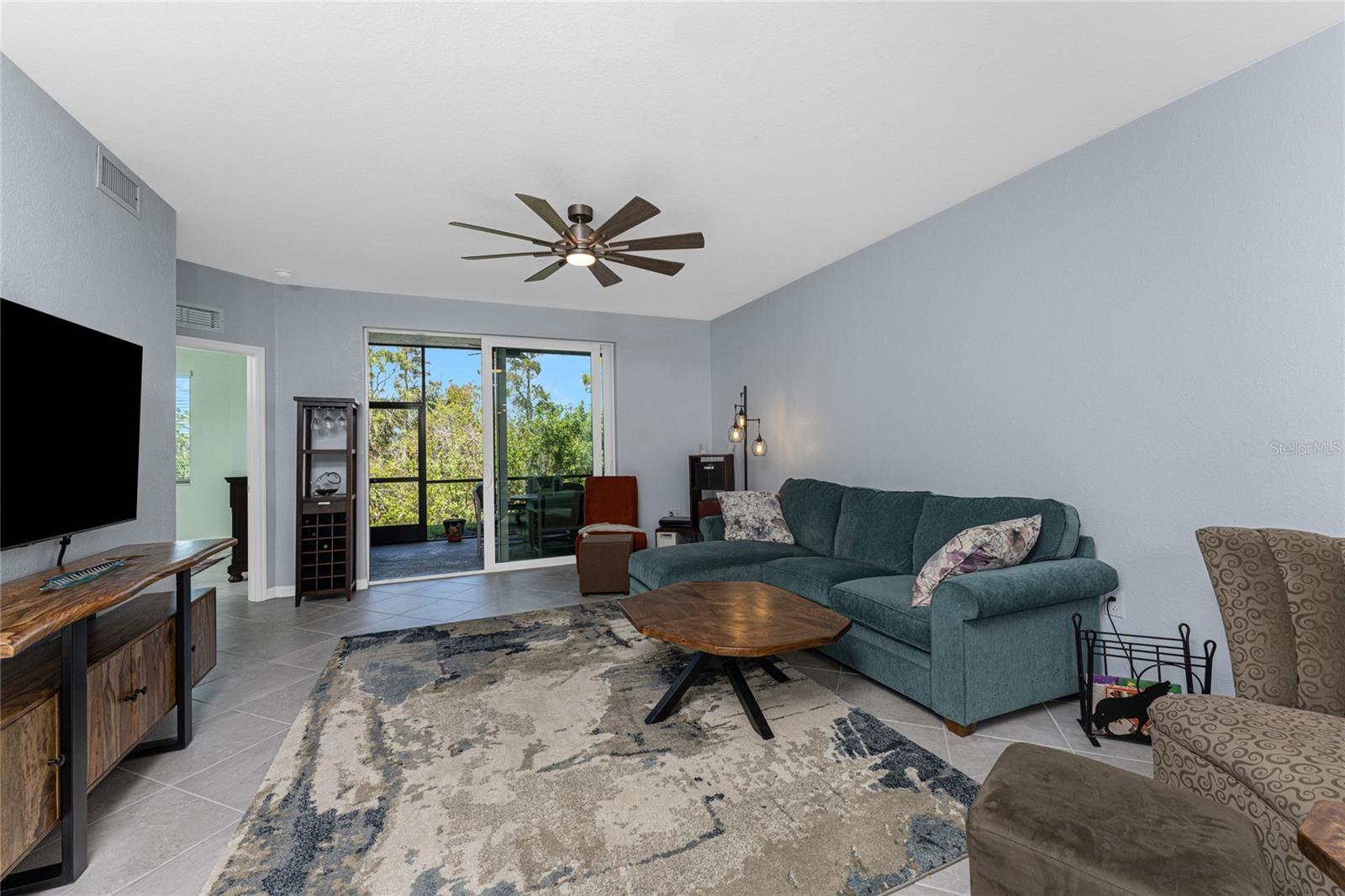 Image 10 of 39 For 14281 Heritage Landing Boulevard 1411