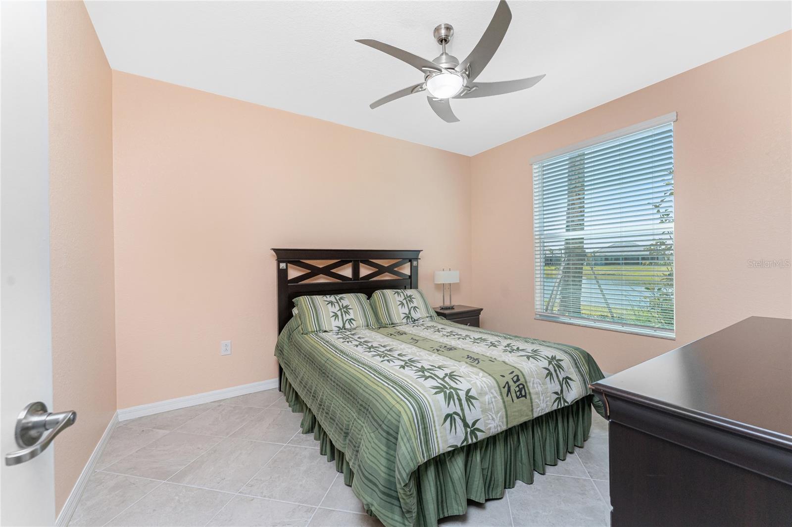 Image 20 of 39 For 14281 Heritage Landing Boulevard 1411