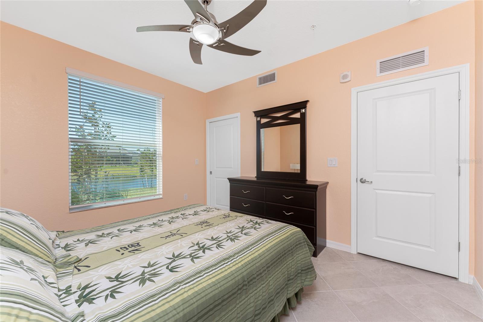 Image 21 of 39 For 14281 Heritage Landing Boulevard 1411