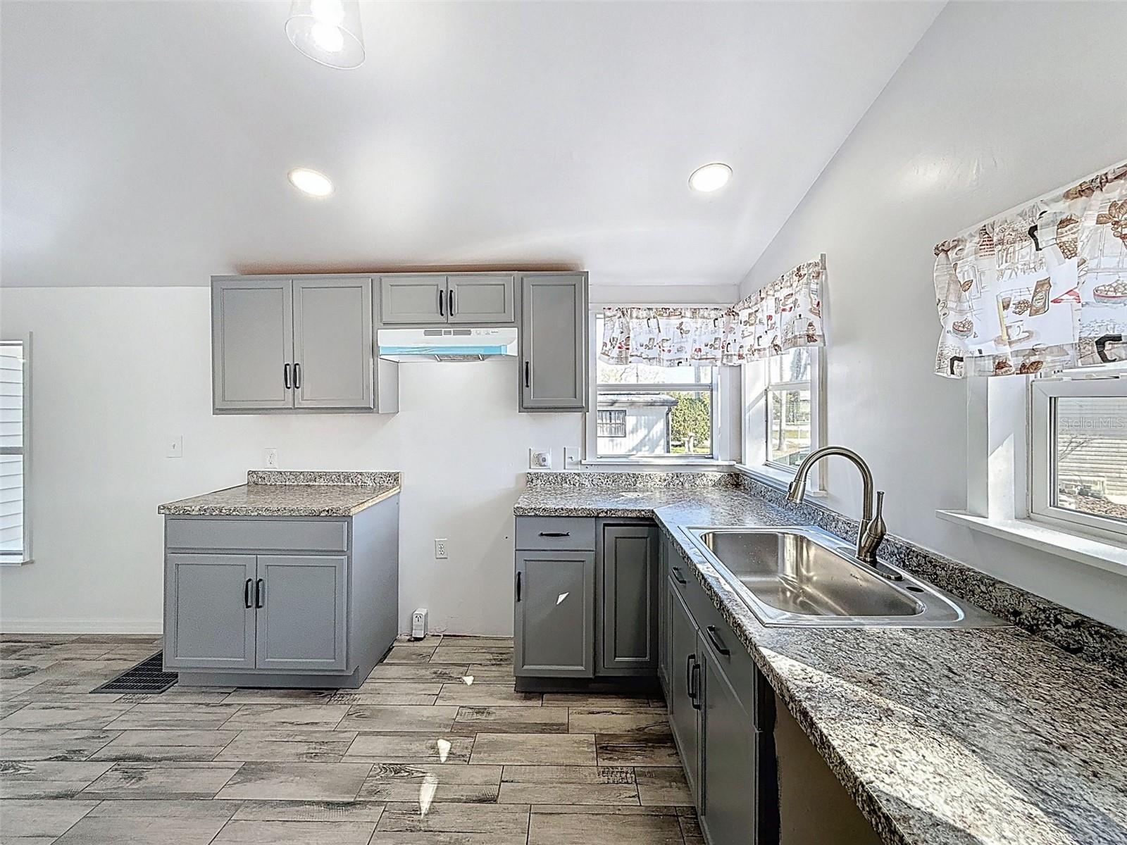 Image 44 of 81 For 9339 Bob Cat Drive