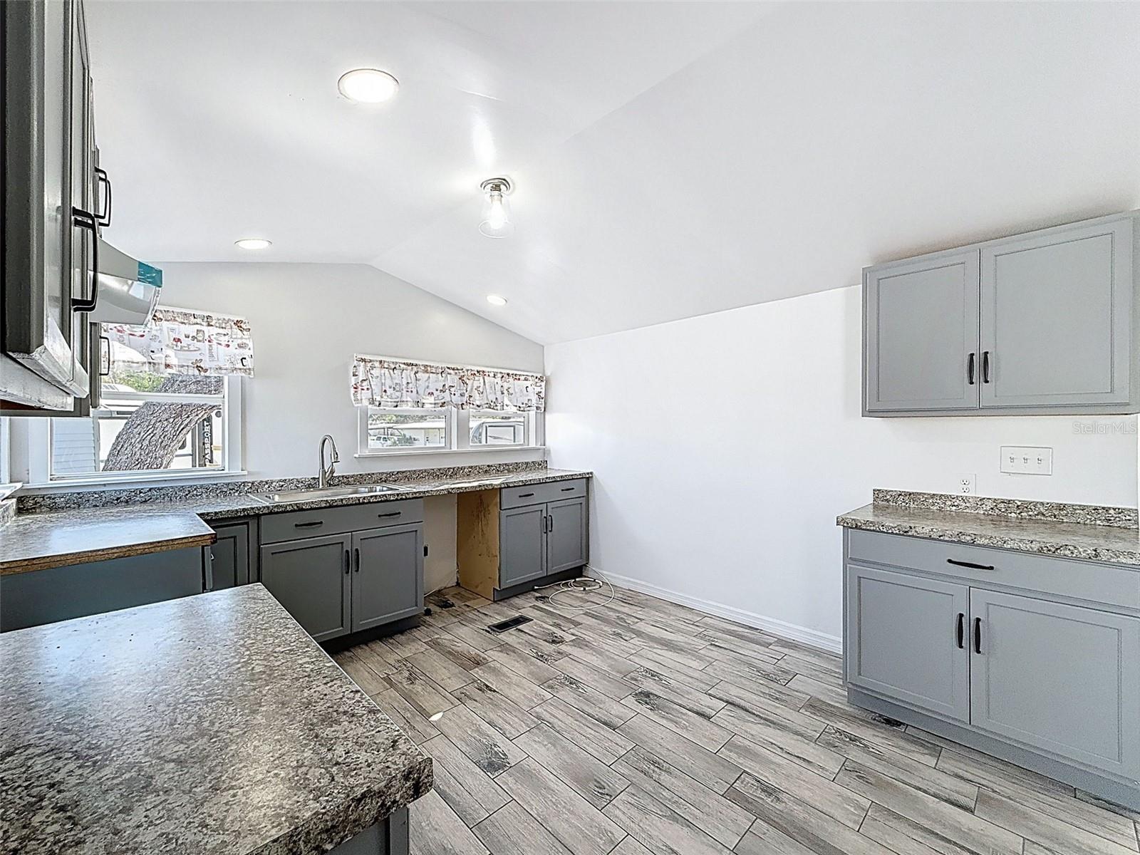 Image 78 of 81 For 9339 Bob Cat Drive
