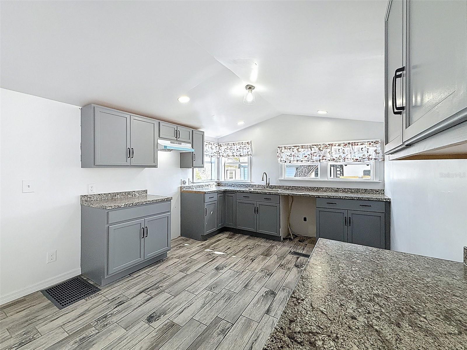 Image 79 of 81 For 9339 Bob Cat Drive