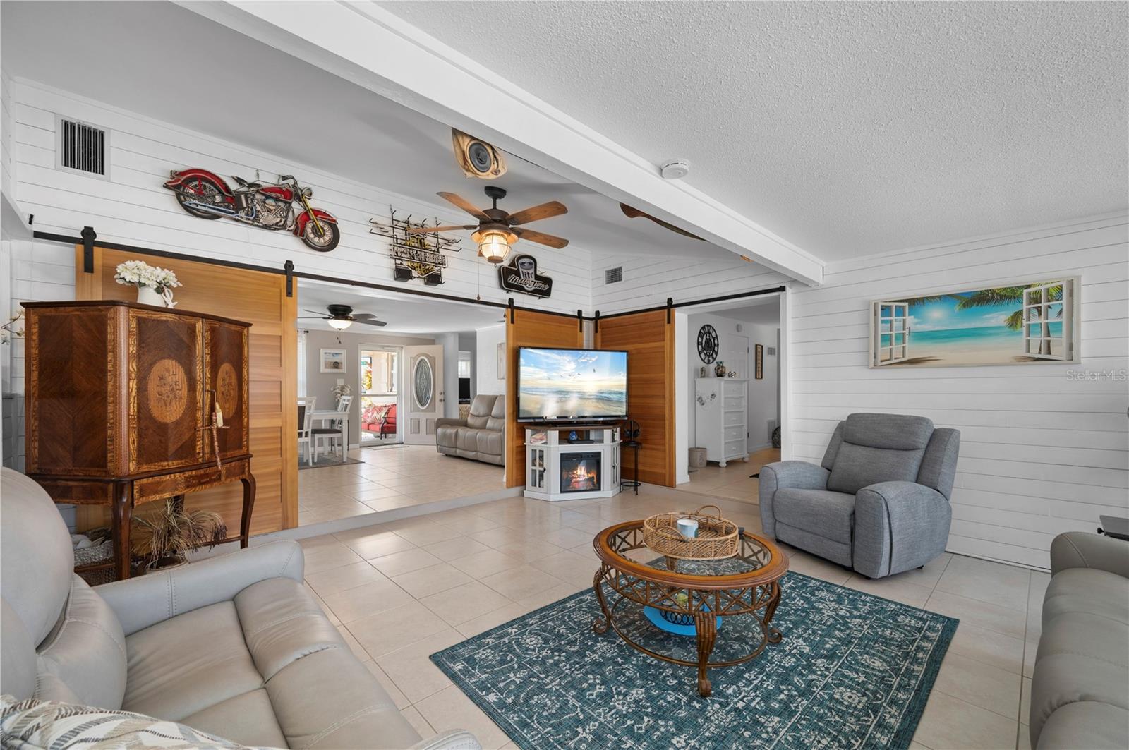Image 20 of 84 For 21194 Edgewater Drive