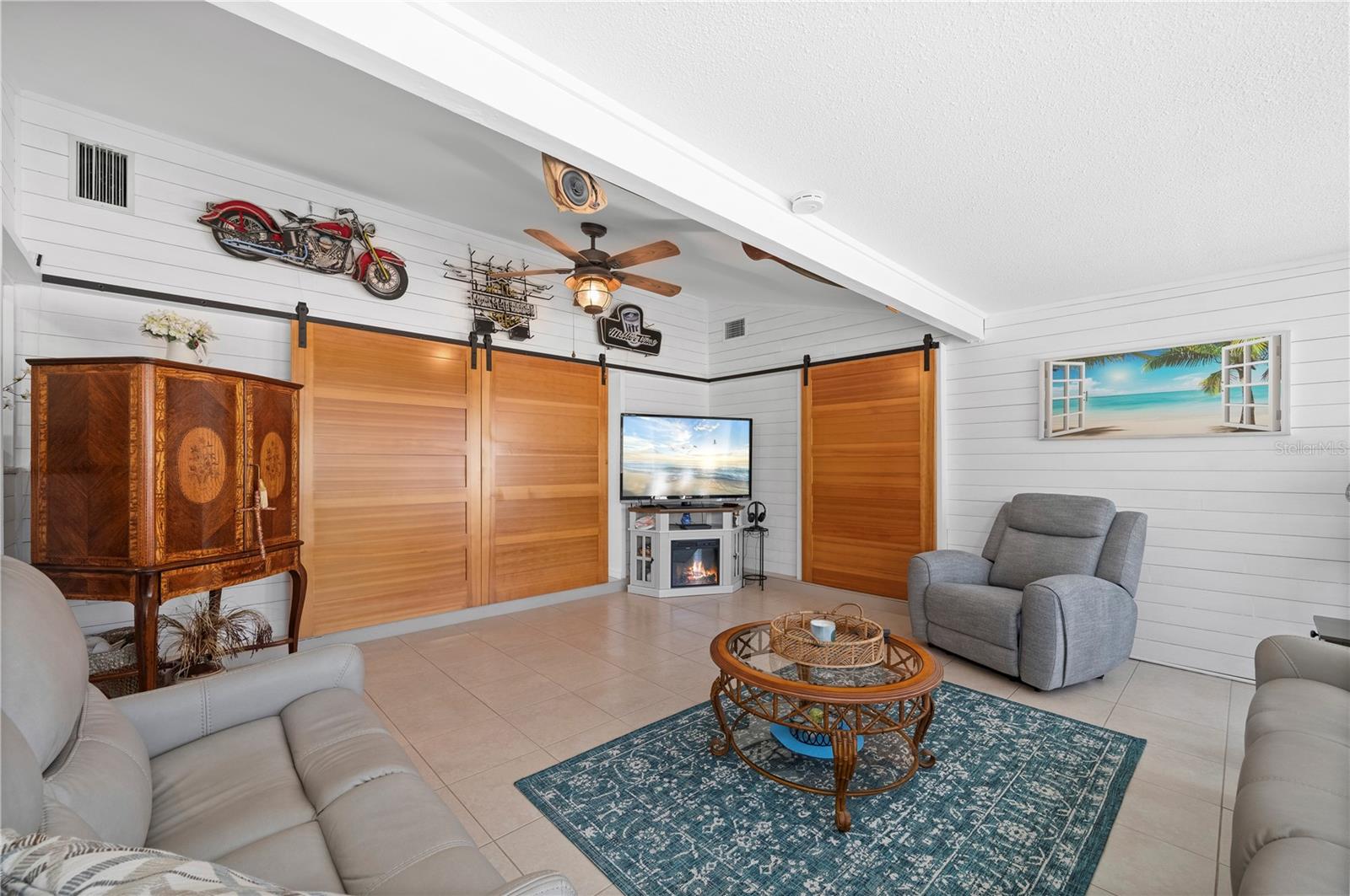 Image 22 of 84 For 21194 Edgewater Drive