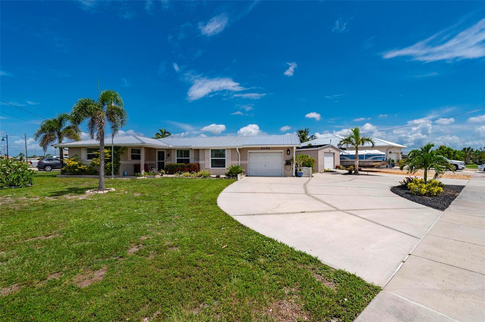 Image 55 of 84 For 21194 Edgewater Drive