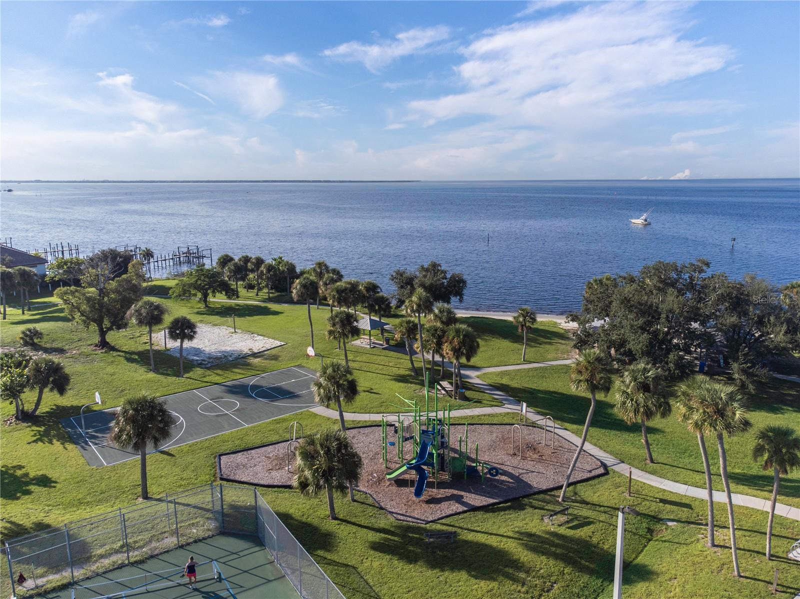Image 65 of 84 For 21194 Edgewater Drive