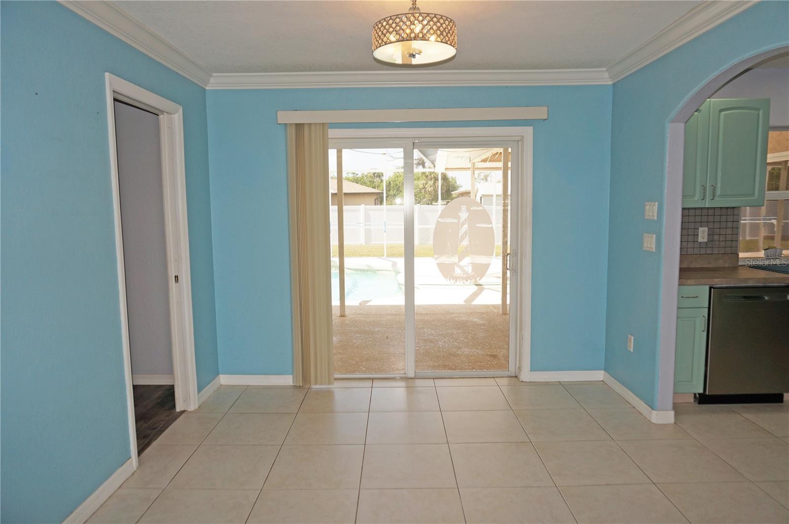 Image 10 of 53 For 594 Tarpon Boulevard Nw
