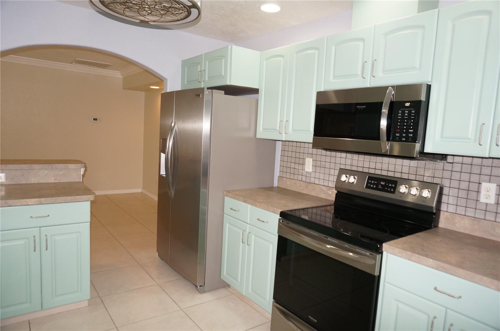 Image 14 of 53 For 594 Tarpon Boulevard Nw