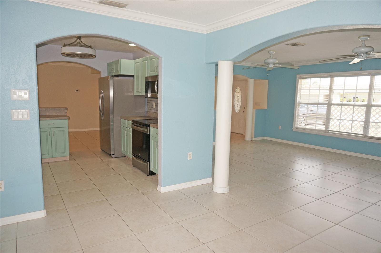 Image 19 of 53 For 594 Tarpon Boulevard Nw