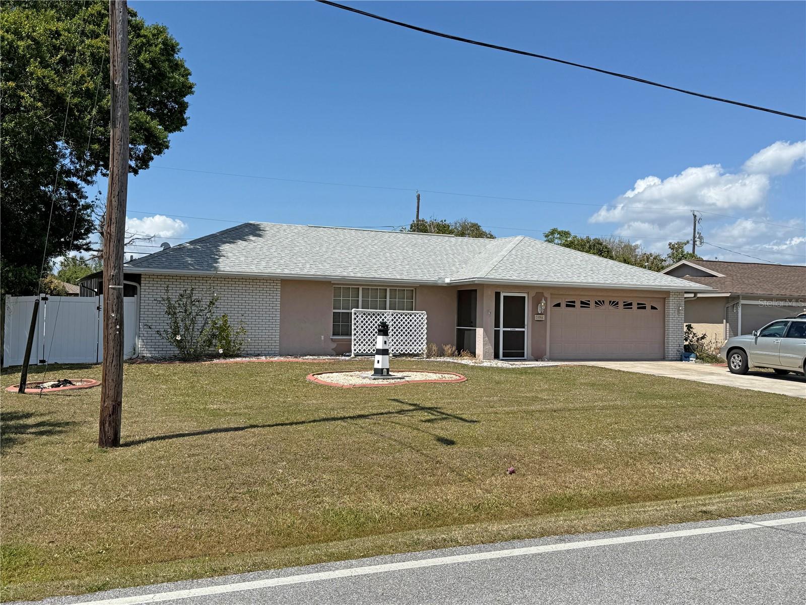 Image 2 of 53 For 594 Tarpon Boulevard Nw