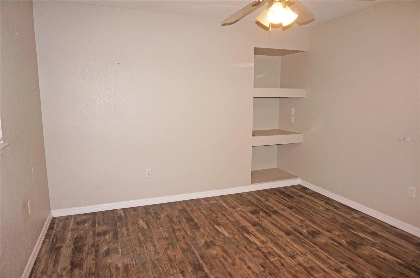 Image 25 of 53 For 594 Tarpon Boulevard Nw