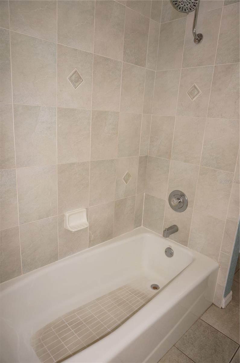 Image 29 of 53 For 594 Tarpon Boulevard Nw