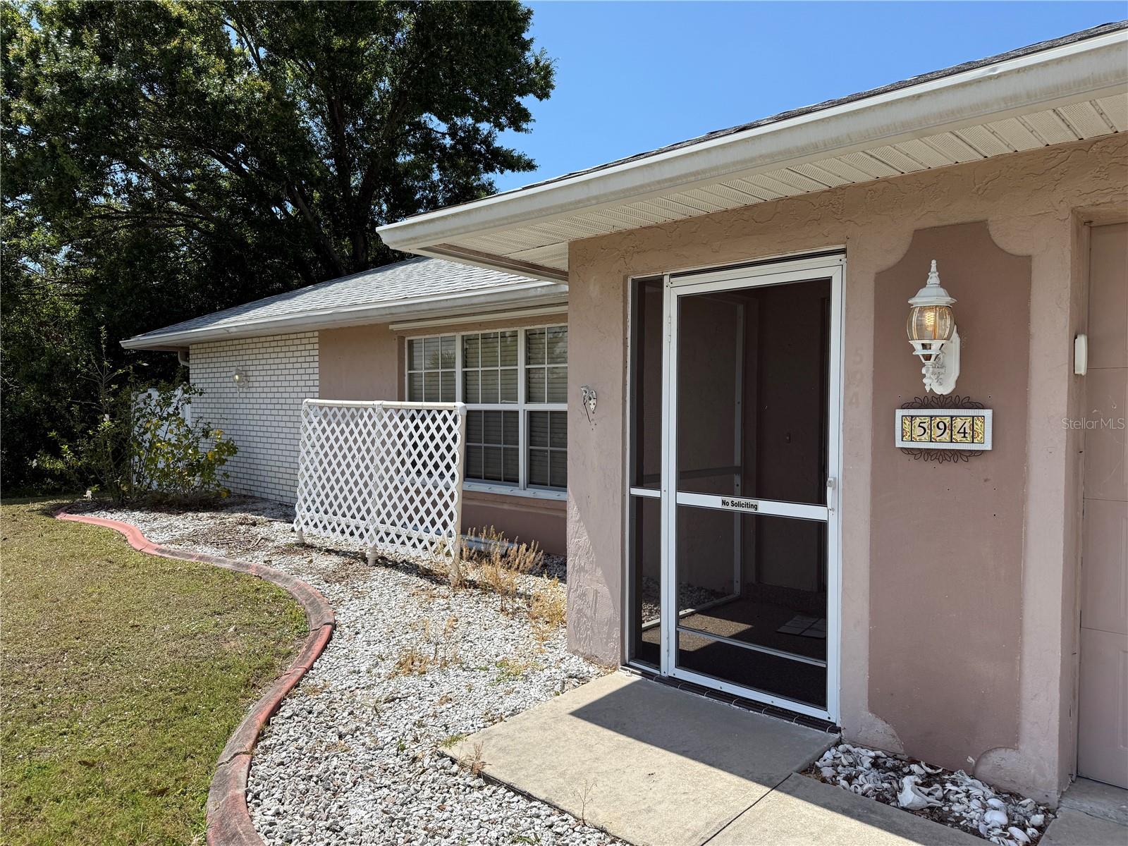 Image 3 of 53 For 594 Tarpon Boulevard Nw