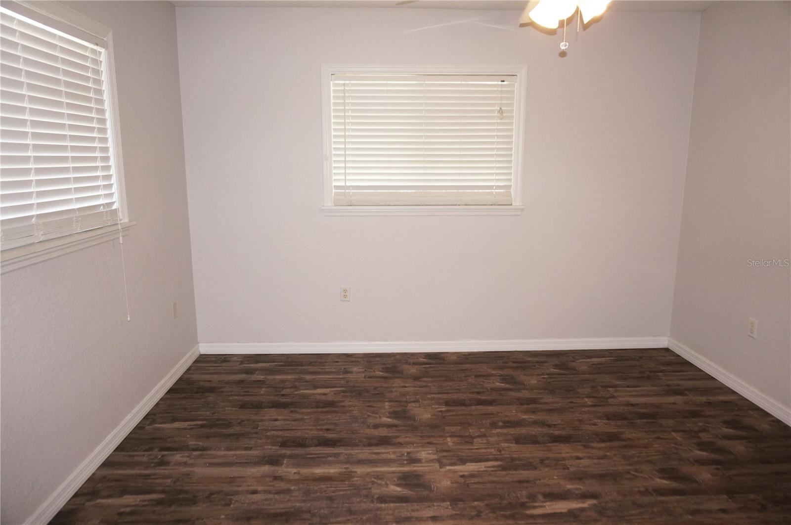 Image 31 of 53 For 594 Tarpon Boulevard Nw
