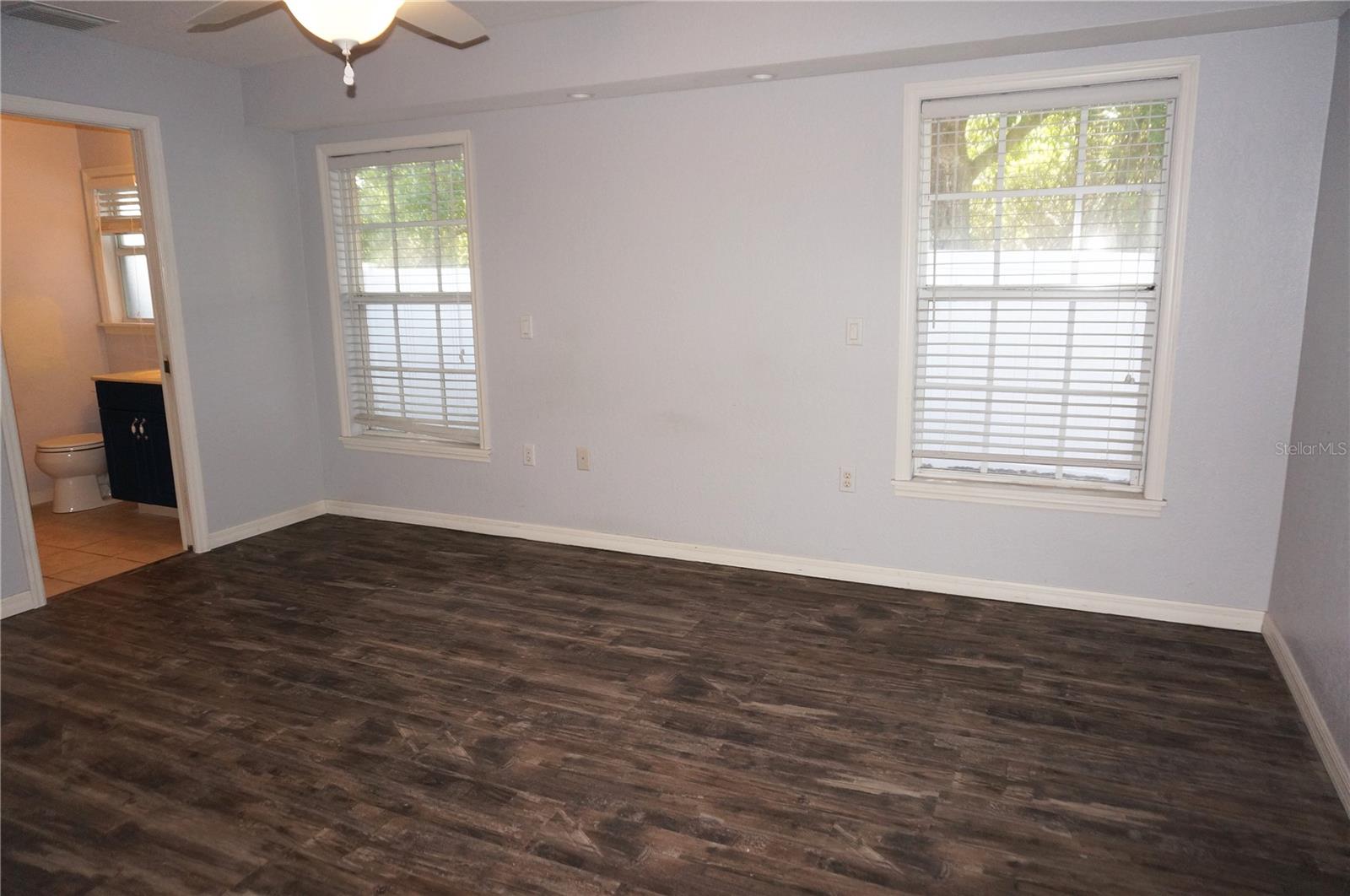 Image 34 of 53 For 594 Tarpon Boulevard Nw