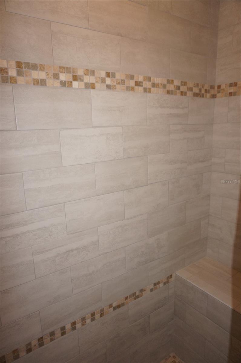 Image 40 of 53 For 594 Tarpon Boulevard Nw