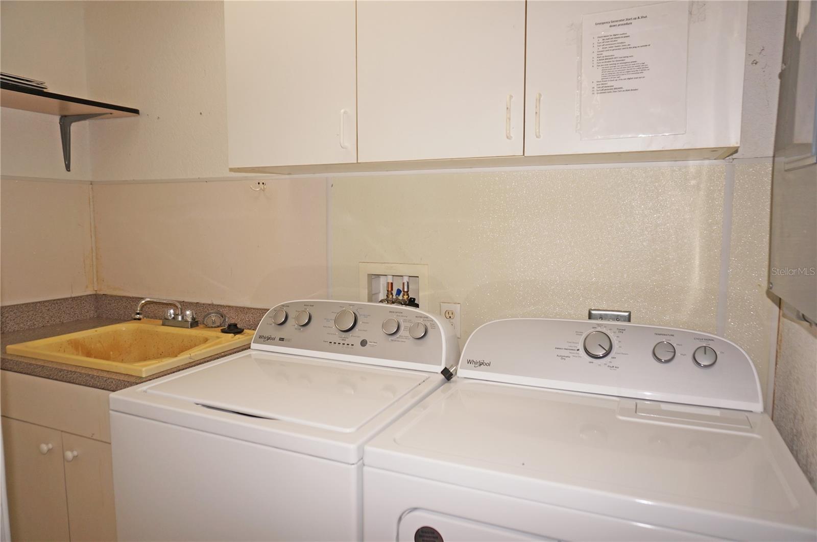 Image 43 of 53 For 594 Tarpon Boulevard Nw