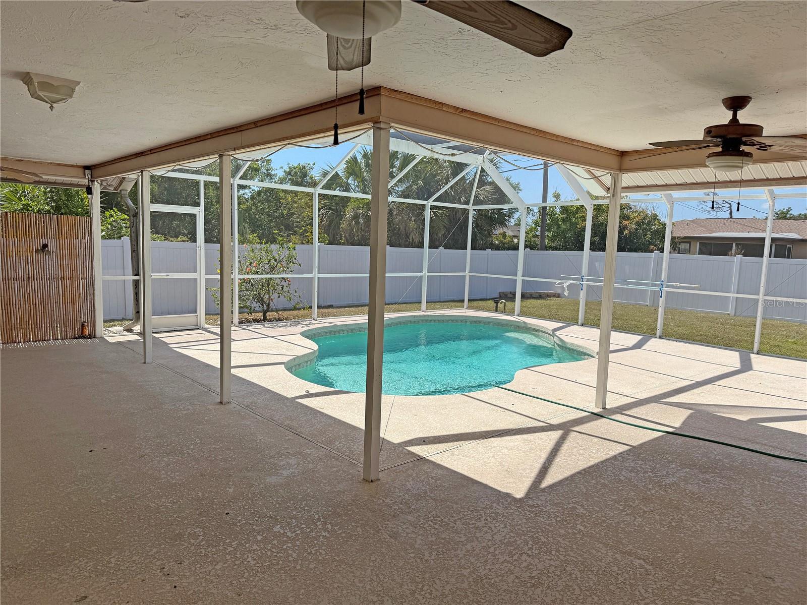 Image 45 of 53 For 594 Tarpon Boulevard Nw