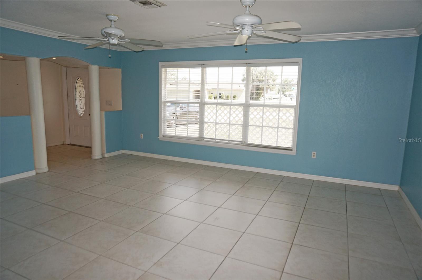 Image 9 of 53 For 594 Tarpon Boulevard Nw