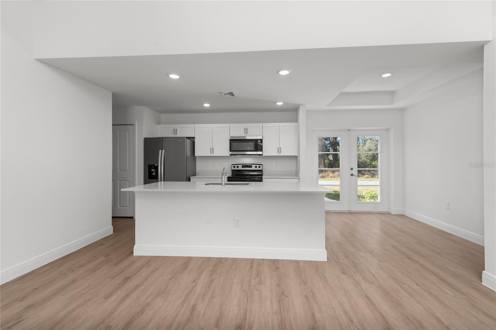 Image 4 of 13 For 111 Swan Drive