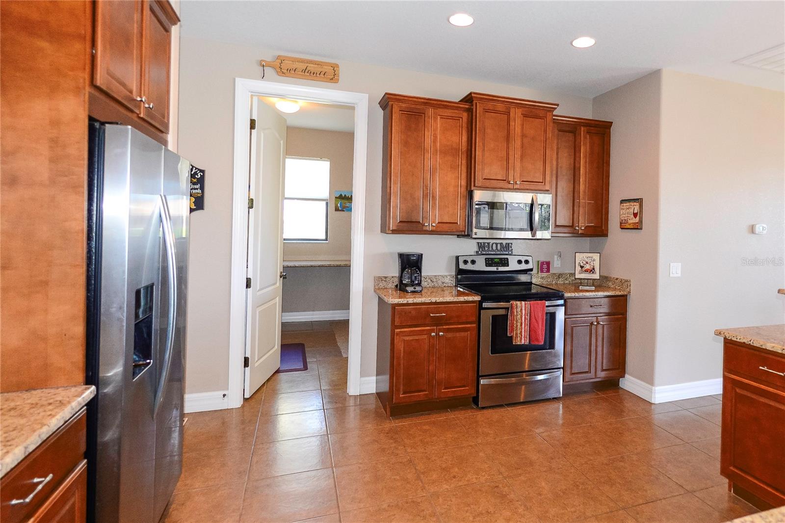 Listing photo id 9 for 3606 Whippoorwill Boulevard