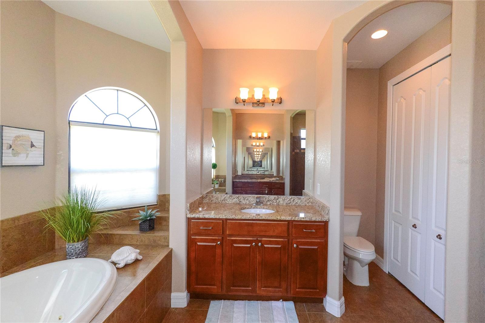 Listing photo id 18 for 3606 Whippoorwill Boulevard