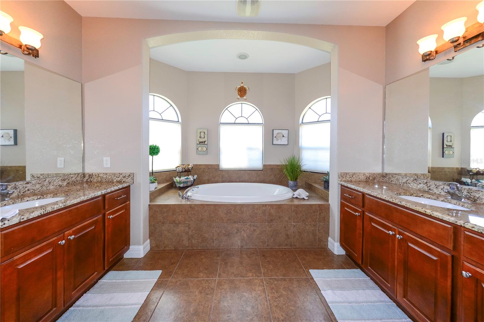 Listing photo id 19 for 3606 Whippoorwill Boulevard