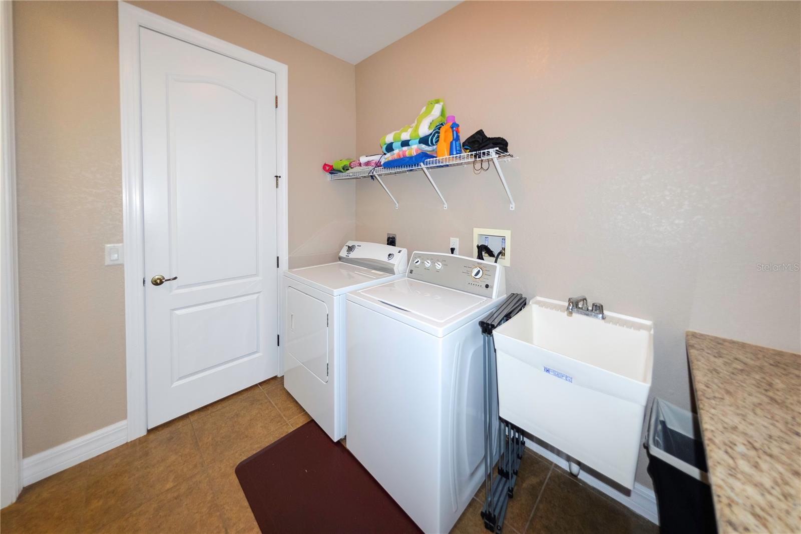 Listing photo id 34 for 3606 Whippoorwill Boulevard