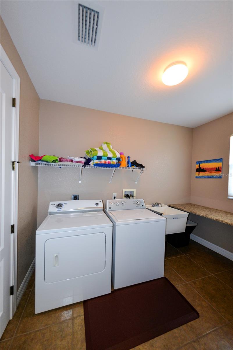 Listing photo id 35 for 3606 Whippoorwill Boulevard