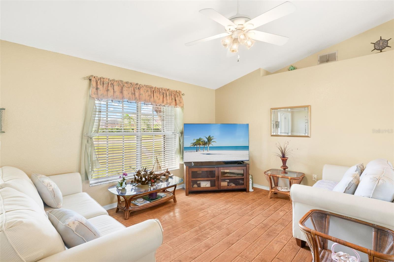 Image 6 of 37 For 25730 Deep Creek Boulevard