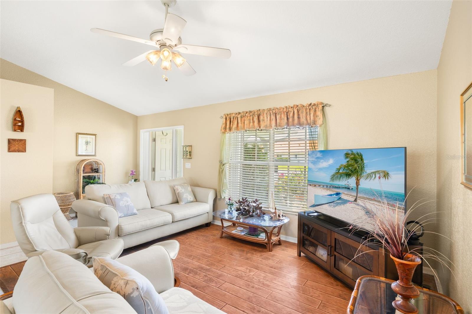 Image 7 of 37 For 25730 Deep Creek Boulevard