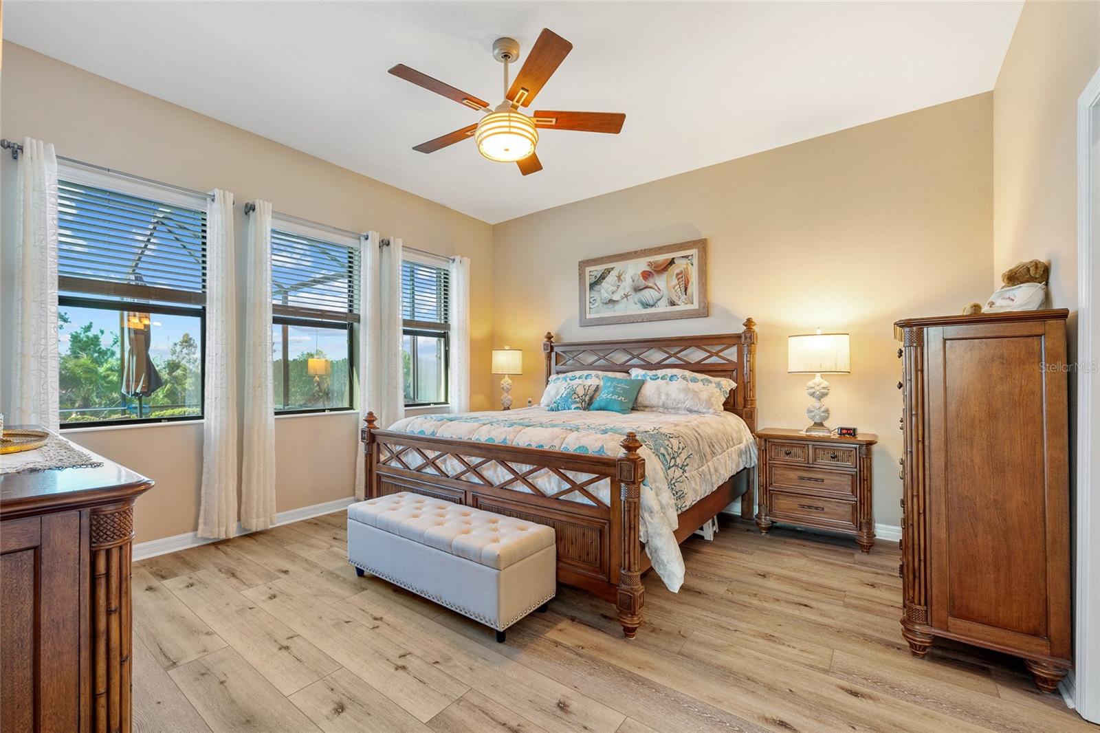 Image 21 of 54 For 10357 Crooked Creek Drive