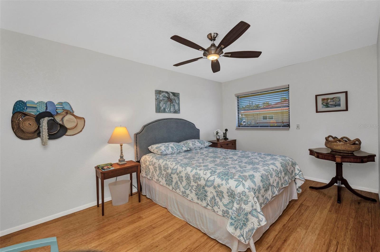 Image 22 of 45 For 122 Colonial Street Se