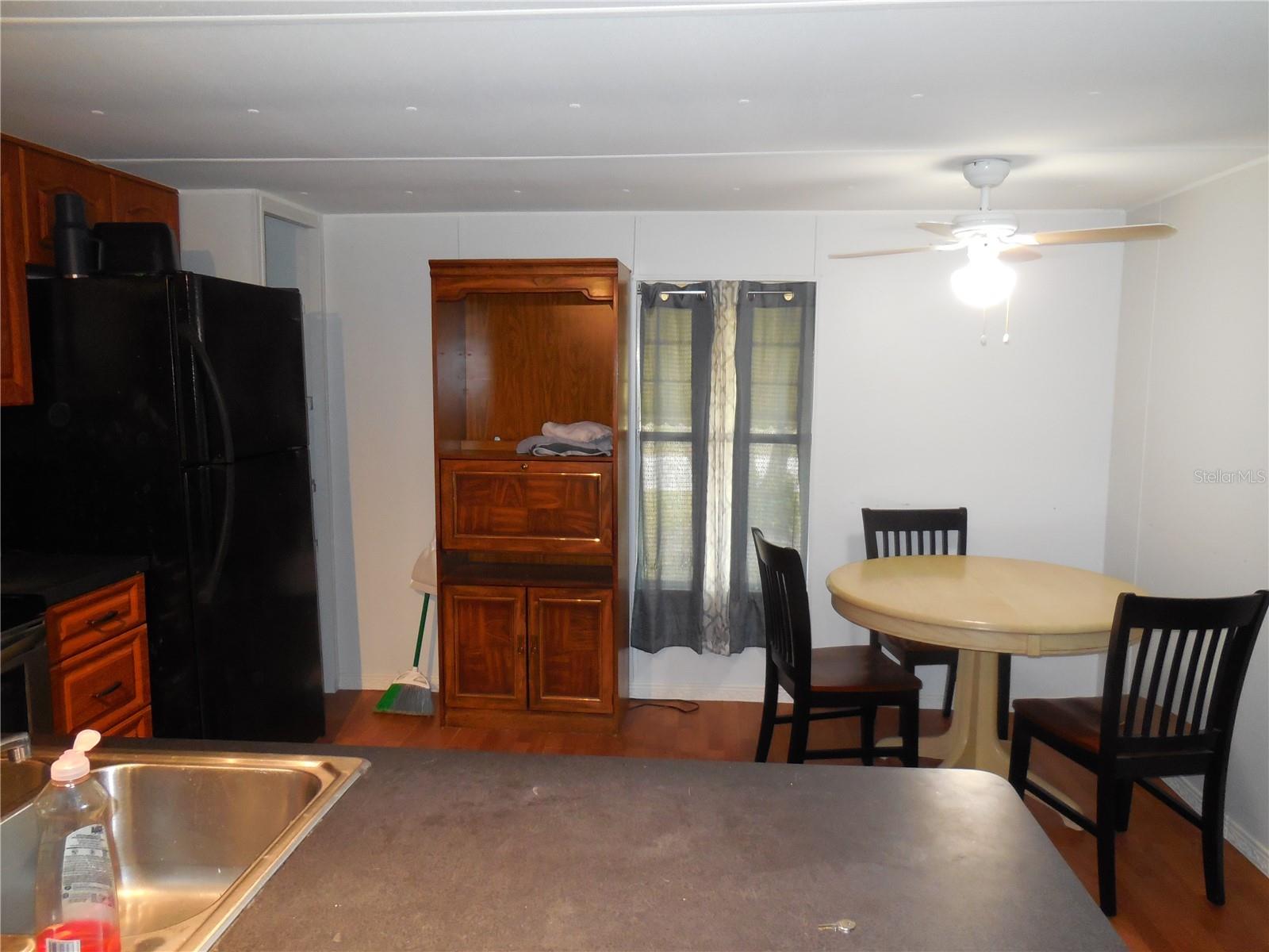 Image 4 of 22 For 1007 Sparrow Road