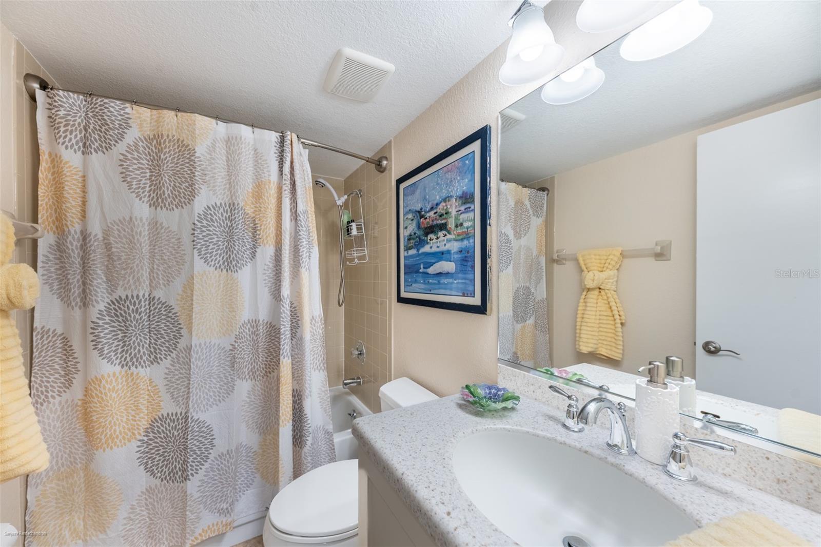 Image 33 of 61 For 2601 Marion Avenue 45a